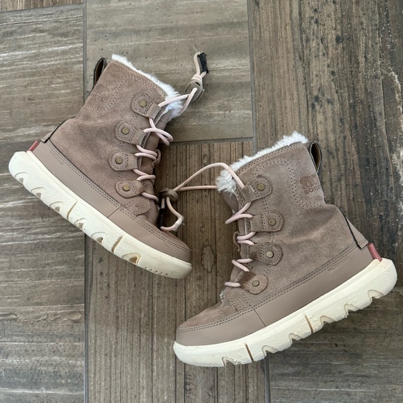Girls Sorel Explorer Next Joan Waterproof Boot size 1 - Picture 8 of 9